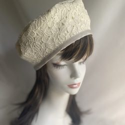 capellaコーデしやすいオフホワイト　コードレース刺繍のベレー帽 3枚目の画像