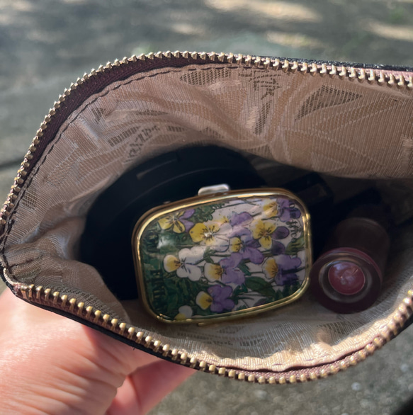 〔ピルケース〕おしゃれでかわいい！持ち運びしやすい外国切手のケース（フィンランド　すみれ）ラッピング無料！プレゼントにも 9枚目の画像