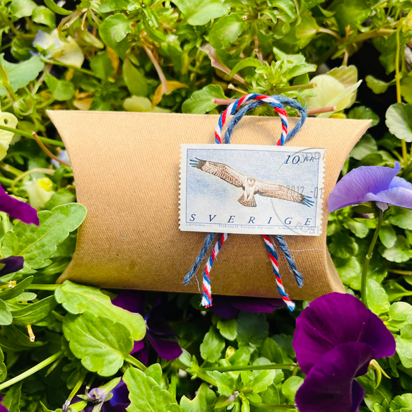 〔ピルケース〕おしゃれでかわいい！持ち運びしやすい外国切手のケース（フィンランド　すみれ）ラッピング無料！プレゼントにも 14枚目の画像