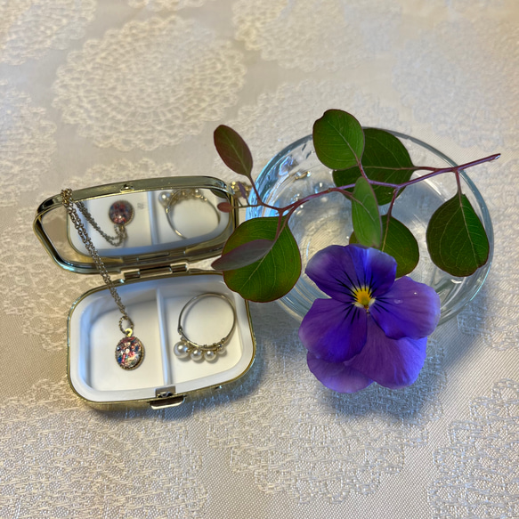 〔ピルケース〕おしゃれでかわいい！持ち運びしやすい外国切手のケース（フィンランド　すみれ）ラッピング無料！プレゼントにも 12枚目の画像