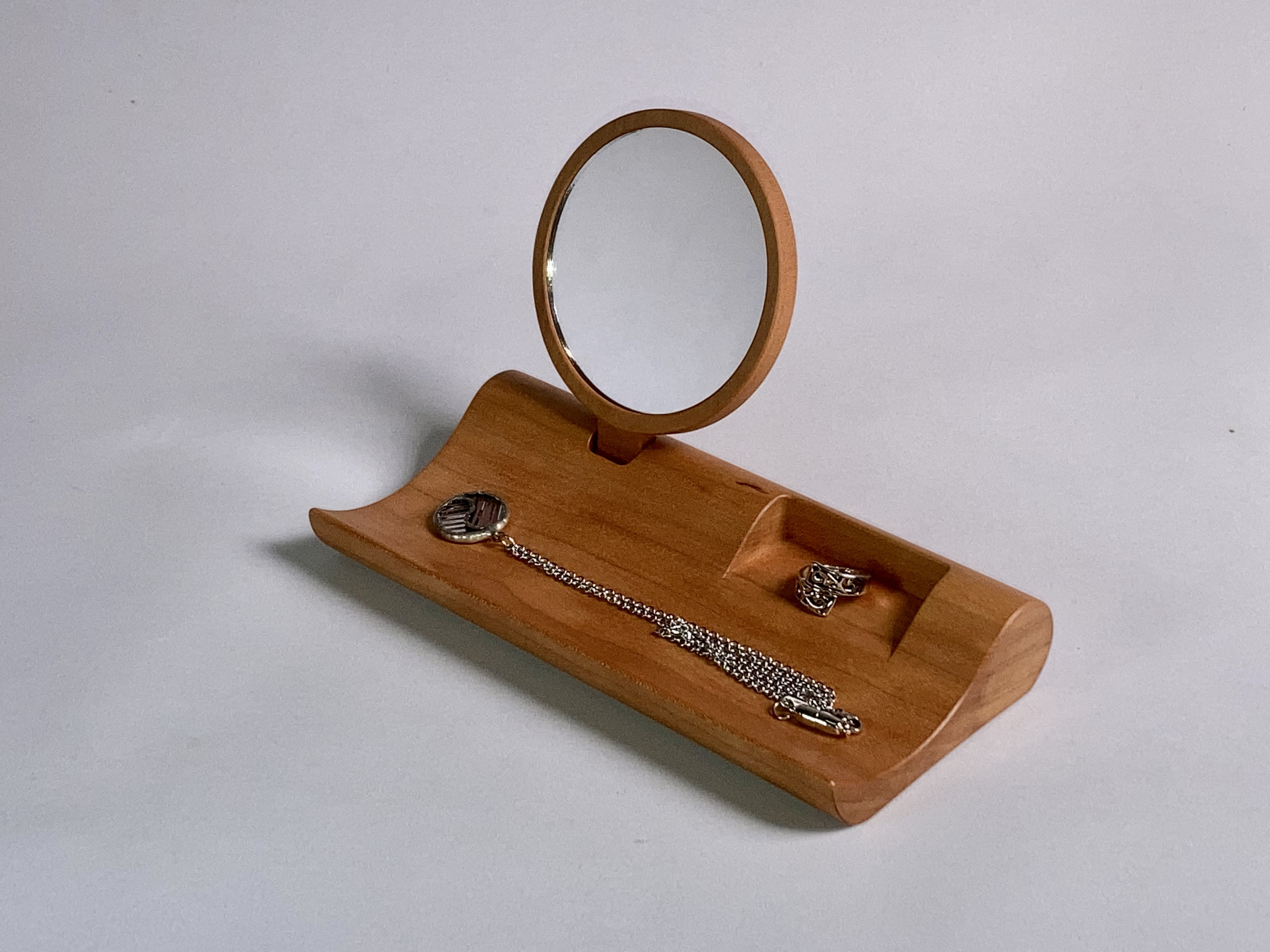 デコ・アクセサリーロング(取り外すと手鏡になるミラーとアクセサリーを使いながら飾る木製スタンドトレー、チェリー材)