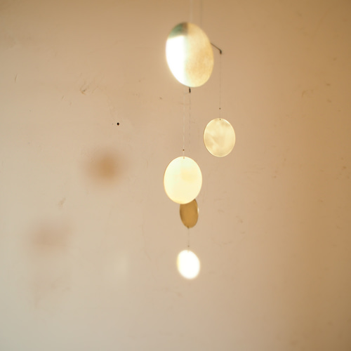 真鍮モビール円5PT モビール 乃衣絵 通販 15854739｜Creema(クリーマ