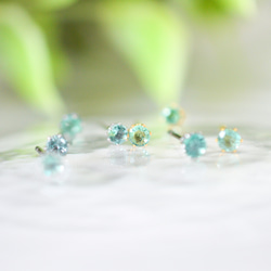 【小さなエメラルドのシンプルな一粒スタッドピアス】緑/3mm/天然石/サージカルステンレス / つけっぱなしok 12枚目の画像