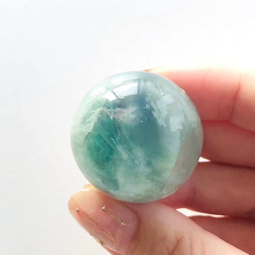 希少！エンジェルフェザーフローライト丸玉(30mm) 天然石 虹色の星