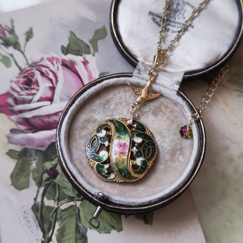 1900年代 フランス エナメルボタン ペンダント ラージ ダークグリーン