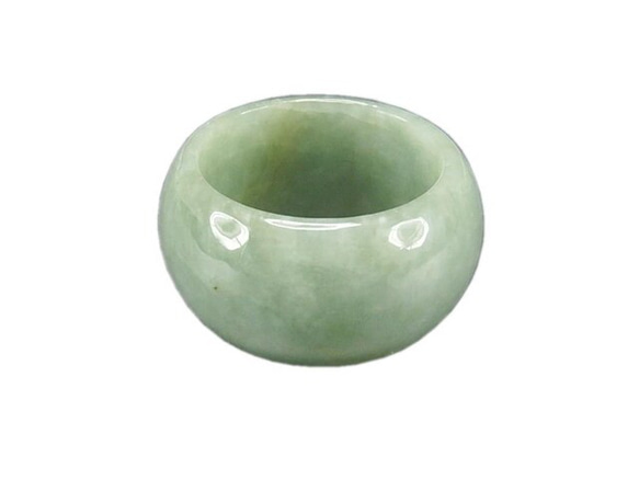 AAAひすい薄緑色指輪サムリング天然石本翡翠硬玉約22号五徳御守り 1枚目の画像