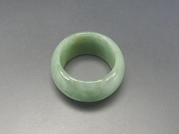 AAAひすい薄緑色指輪サムリング天然石本翡翠硬玉約22号五徳御守り 5枚目の画像