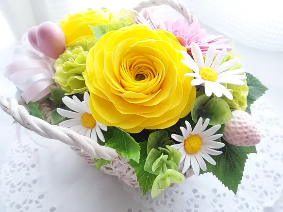❁ぷっくりハートがかわいい春のお花を詰め込んだクレイフラワーバスケット❁ 5枚目の画像