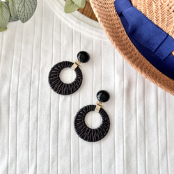 【大ぶりブラック フープイヤリング】 黒 夏  旅気分2025 再販　 8枚目の画像