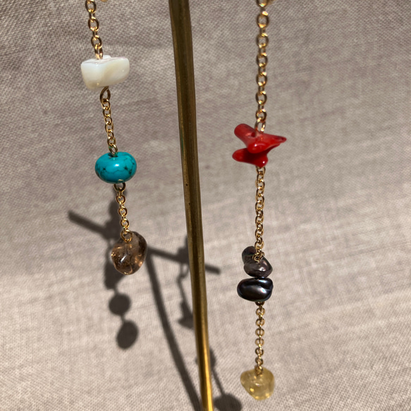 Pearl x Coral x Gemstone Asymmetry Earrings 5枚目の画像