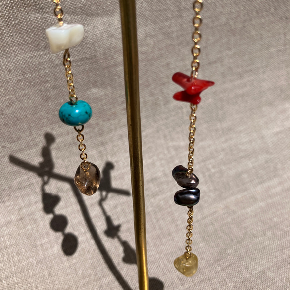 Pearl x Coral x Gemstone Asymmetry Earrings 3枚目の画像