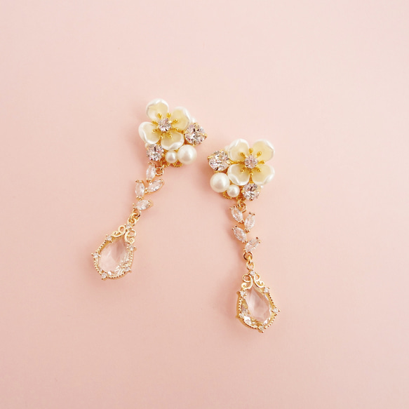 【再販】お花ビジューとガラスのしずく　イヤリング/ピアス/結婚式/ウェディング/花/フラワー/ビジュー/雫/ドロップ 7枚目の画像