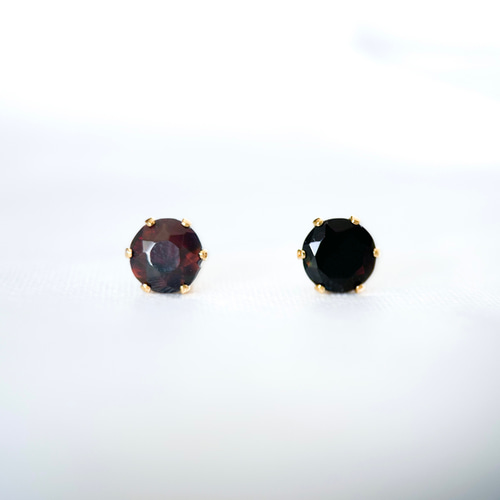 大粒ブラックオパールのシンプルな一粒スタッドピアス】黒 グレー/6mm