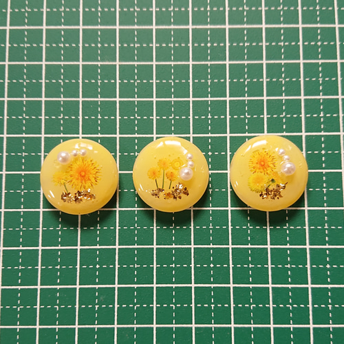 タンポポのボタン☆6個 k-3 送料無料/たんぽぽ/ボタン/カボション/花 