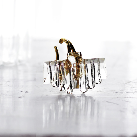 アール・デコヴィンテージガラスのイヤーカフ［ナイアガラ］透明/クリア/片耳用　pag042 1枚目の画像