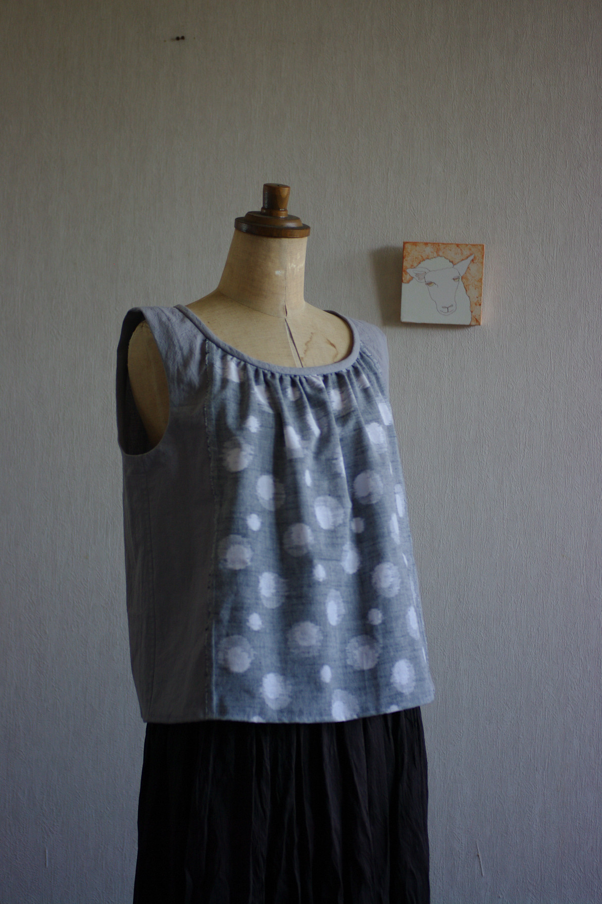 久留米絣の小さなブラウス　グレー地に淡雪柄