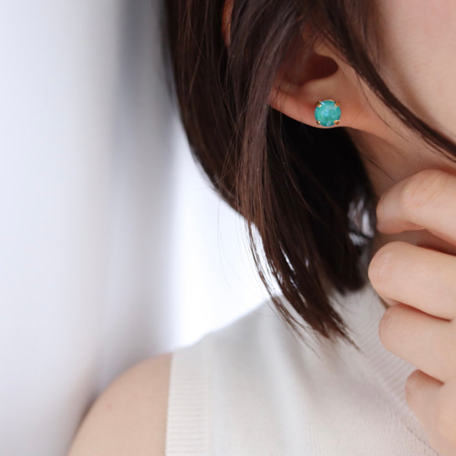 ピアス】ガラスドロップ×ひねりチャーム オパールグリーン ピアス