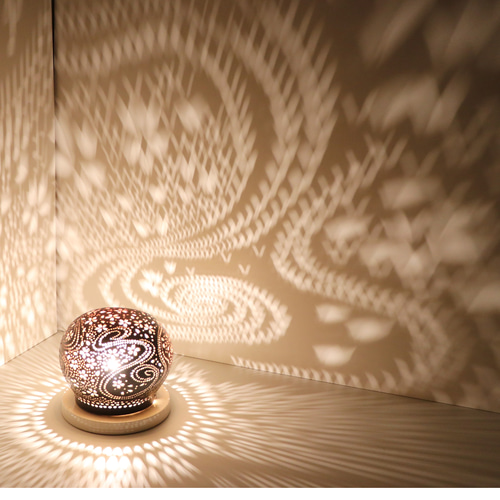 手作り陶器 手彫り桜のランプシェード♡ ソケット付き‼︎ T- 4 ハンドメイド 陶器ランプシェード『夜桜青い』（Sa004） | 手作り陶器照明