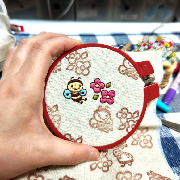 はちさん刺繍のマチ付きがま口(8,5cm)　(消しゴムはんこ柄)　※受注生産 12枚目の画像