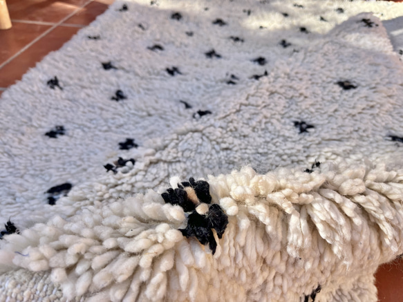 モロッコ  ラグ ベニワレン　ドット ブラック　カーペット　絨毯 10枚目の画像
