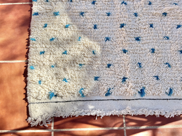 モロッコ  ラグ ベニワレン　ドット ブルー　カーペット　絨毯 1枚目の画像