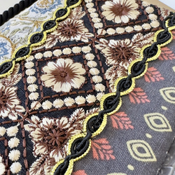 リネン×エスニック 刺繍リボンのスマホポシェット/スマホポーチ スマホショルダー　 4枚目の画像