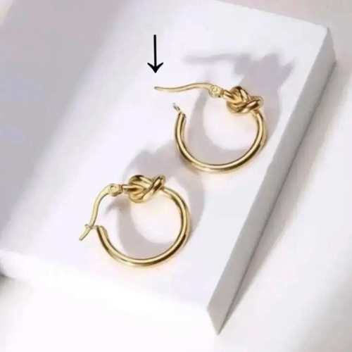 CELINE ゴールドノットデザインピアス CELINE ゴールドノットデザインピアス