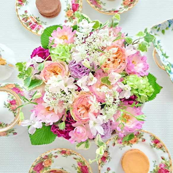 【  季節のテーブルアレンジメント 】 母の日  受注制作  生花  プレゼント ギフト 2枚目の画像