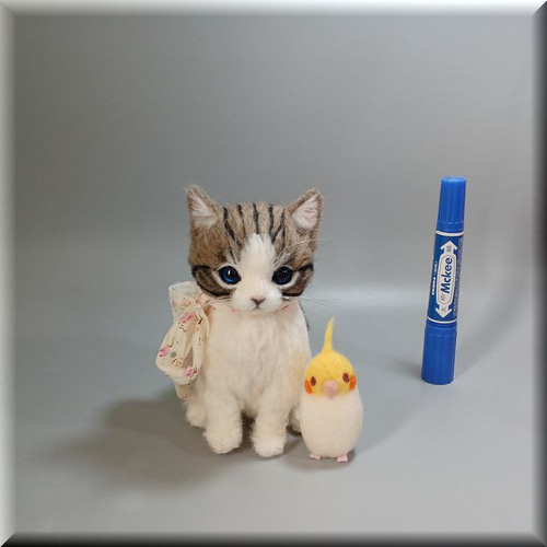 羊毛フェルト 猫 キジシロ子猫 キジ白 ねこ ネコ 猫フィギュア 羊毛フェルト 猫 キジシロ子猫 キジ白 ねこ ネコ 猫フィギュア