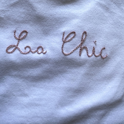 ”La Chic"フロント刺繍Tシャツ　ニュアンスカラー　Lサイズ 2枚目の画像