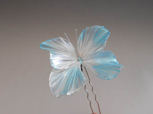 蝶（パールブルー）簪　髪飾り 4枚目の画像
