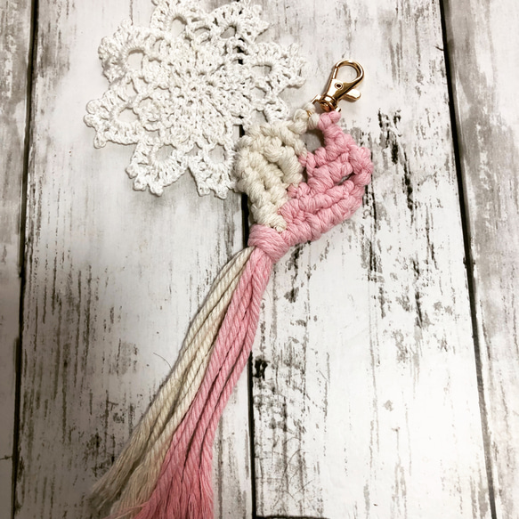 マクラメ編み ハートバッグチャーム ピンク バッグチャーム mmzk