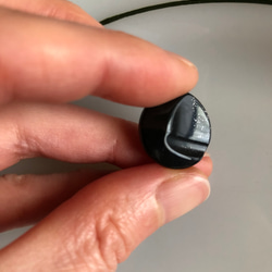 アンティーク ボタン 2個　ビンテージ 昭和 レトロ 個性的 ハンドメイド素材 日本製 ポップ アクセ ブラック　黒 6枚目の画像