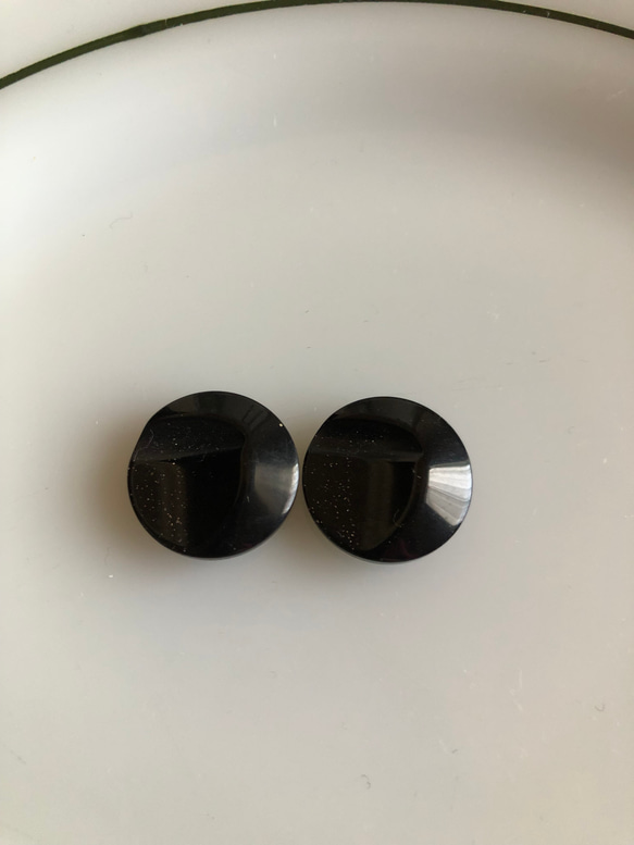 アンティーク ボタン 2個　ビンテージ 昭和 レトロ 個性的 ハンドメイド素材 日本製 ポップ アクセ ブラック　黒 4枚目の画像