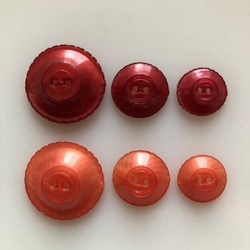 アンティーク ボタン 3個　ビンテージ 昭和 レトロ 個性的 ハンドメイド素材 日本製 ポップ アクセ 花　フラワー 7枚目の画像