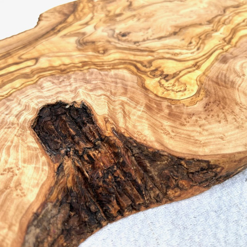 ◇オリーブの木 個性あふれる1点もの どちらも表の顔なんです 溝付き  