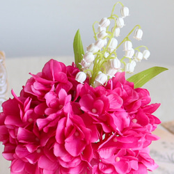 《ずっと咲いてる》ルビーカラー紫陽花とすずらん（無料ギフトラッピング） 2枚目の画像