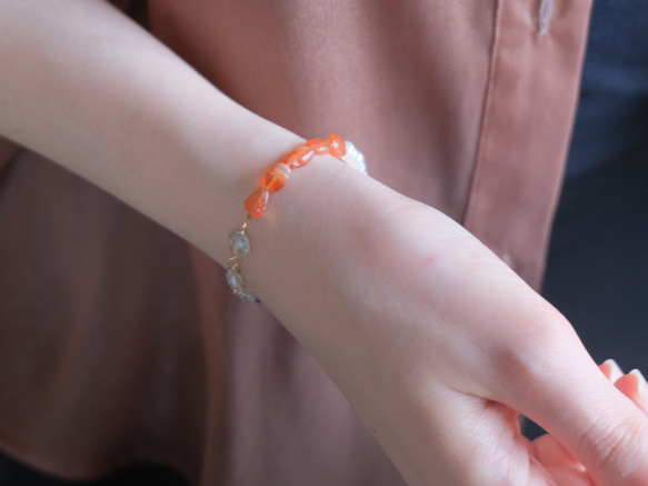 Orange sunstone bracelet：天然石ブレスレット 淡水パール×サンストーン×グリーンアメジ 7枚目の画像