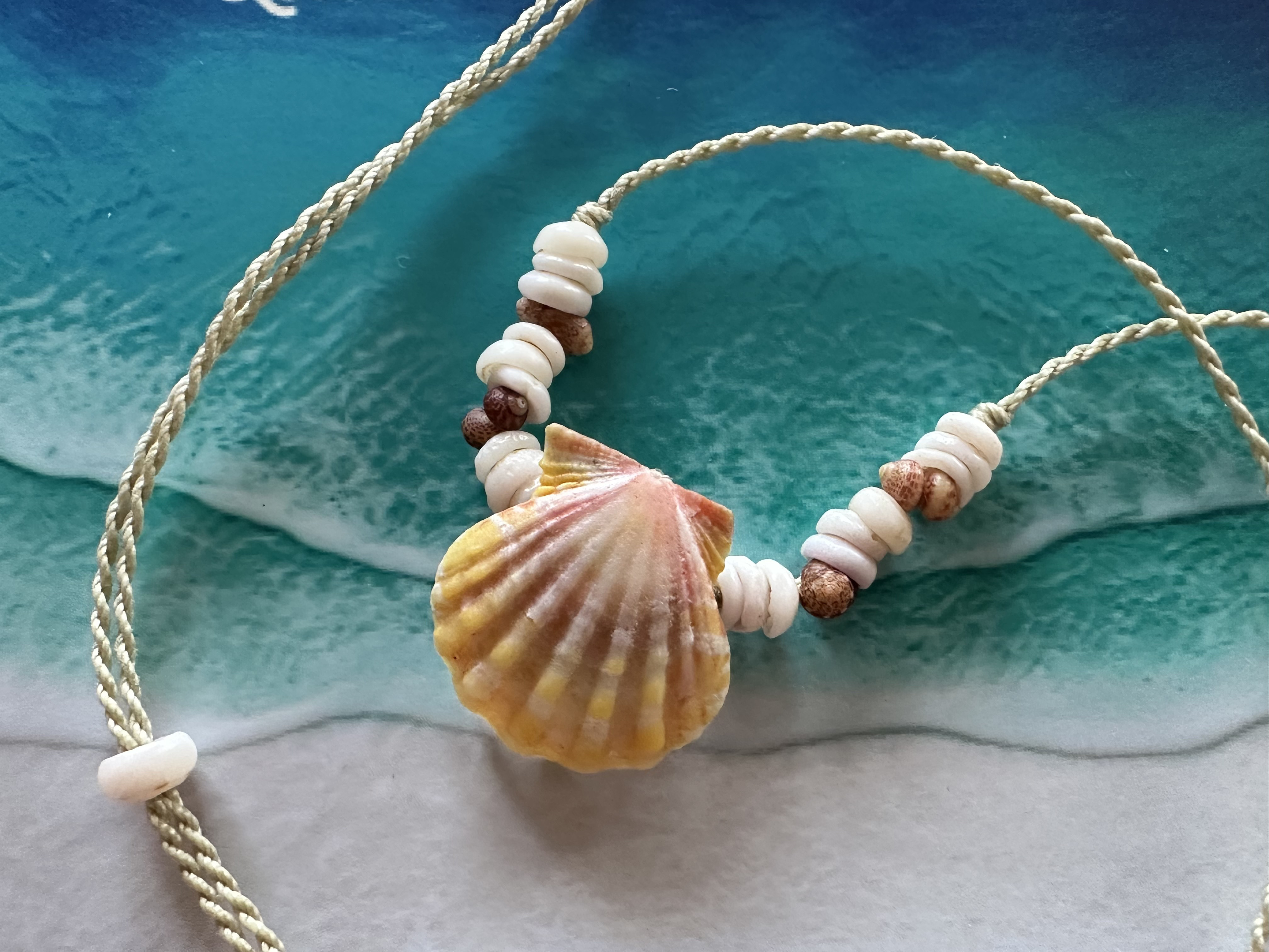 ニイハウシェルネックレスハワイ