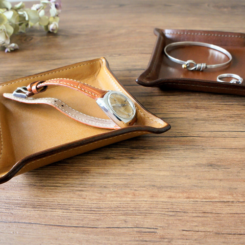 カラーが選べる】革のトレイ◇ミニトレイ◇本革◇名入れ刻印◇小物置き