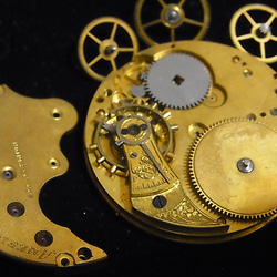 本物志向。1886年ごろのウォルサムの懐中時計のパーツです。　jw-402 4枚目の画像