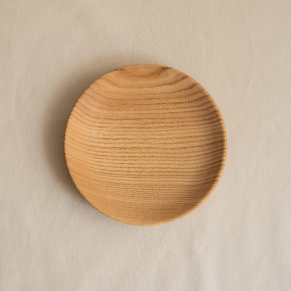 木のお皿（櫤・タモ） 2枚目の画像
