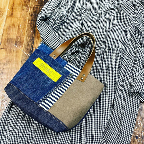 普段使いのトートバッグ小サイズ デニムリメイク【スマホの