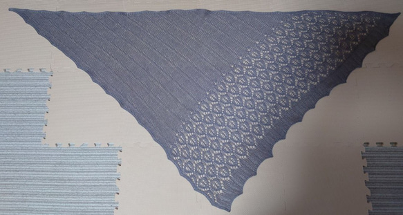 【即納】繊細レース三角ショールグレーコットン100%手編み送料無料 即納