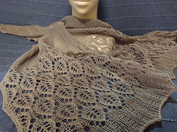 【即納】繊細レース三角ショールグレーコットン100%手編み送料無料 即納