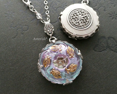 希少◆チェコ　ウランガラスヴィンテージネックレス◆Bijoux.M.G◆ワセリン 透かしフェザーとヴィンテージクリスタルのネックレス (Romance