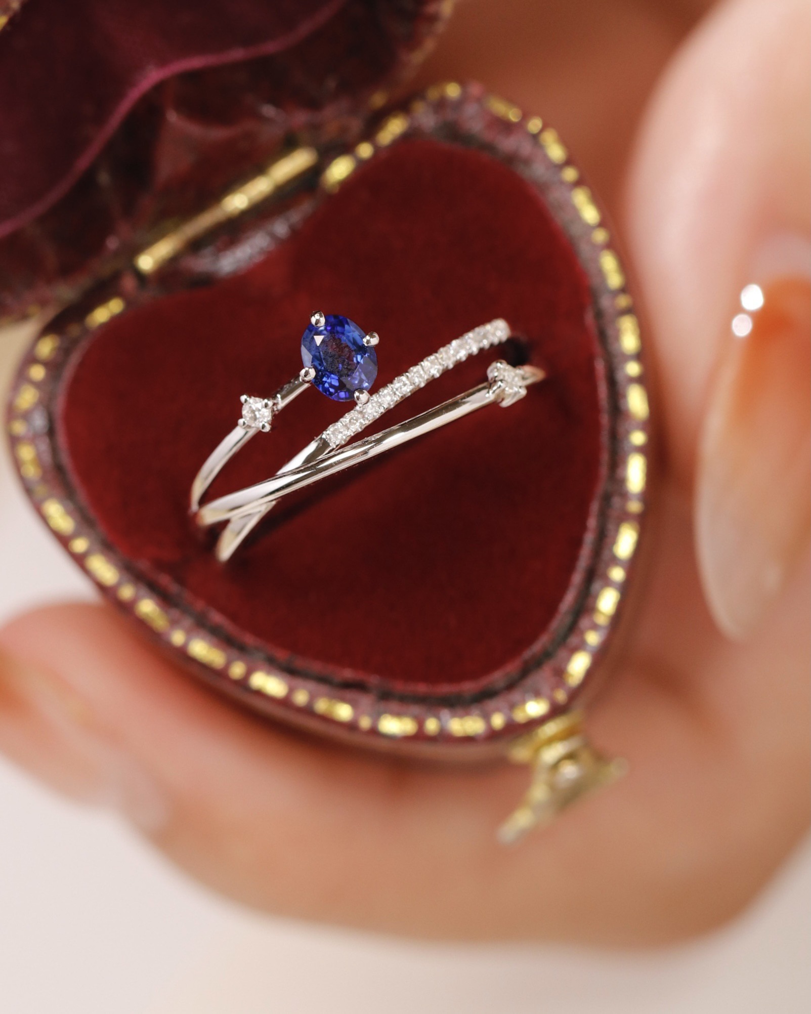 天然ダイヤモンド付きサファイアリングk18 （非加熱 大粒 32ct