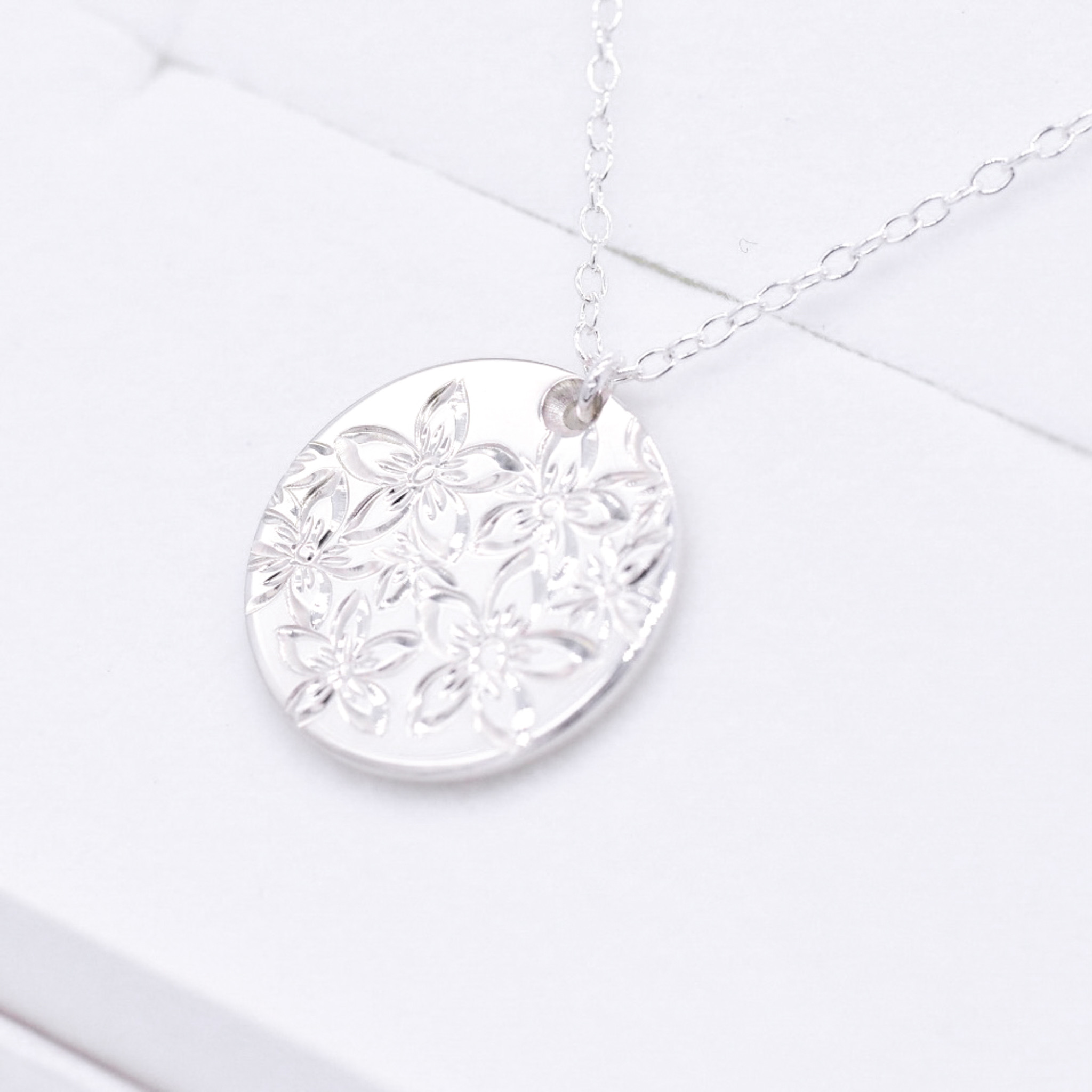 コインネックレス「Plumeria」sv925