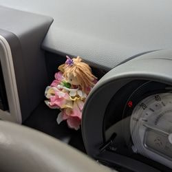 車に✨ずっと消臭してくれる　ポーリン♡ベル　カタリーヌフラワー　お花のドレスを着た小さなドール 8枚目の画像