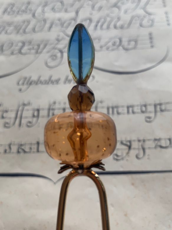 ビンテージ素材の琥珀色のロマンティックな玉かんざし「ドリーミィ・トワイライト」 3枚目の画像